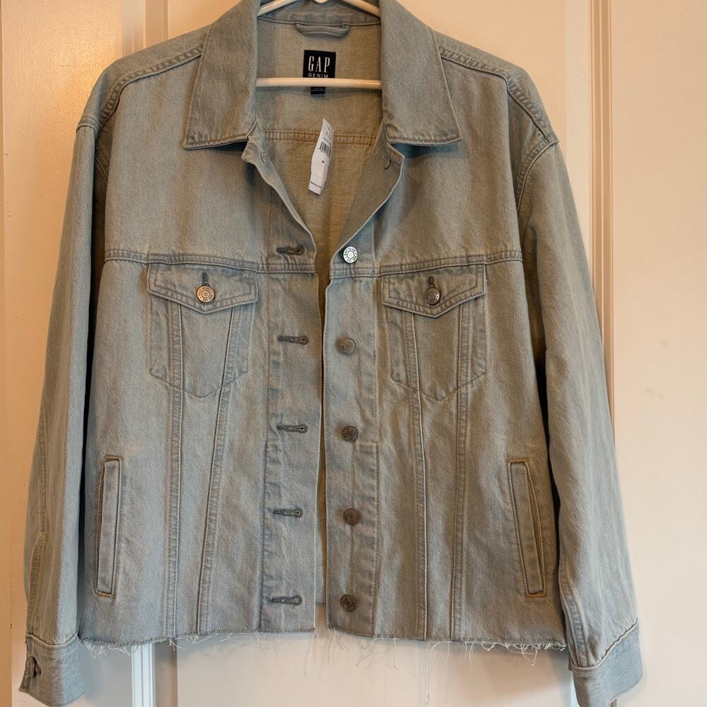 Light Washed Denim Jacket Raw Hem Cropped Over-Sized Fit XS NWT - Picture 5 of 8